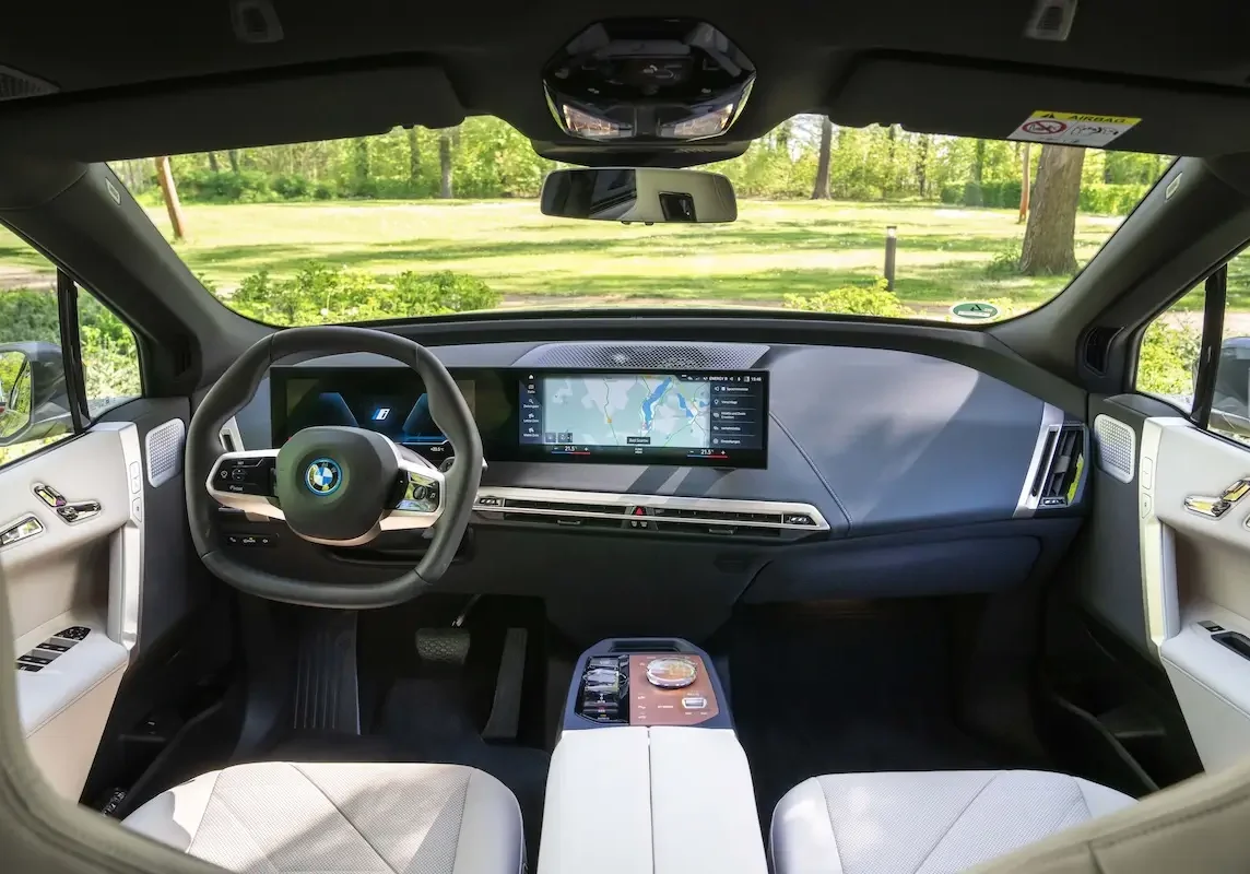 2023-bmw-ix-m60-116-1653422439