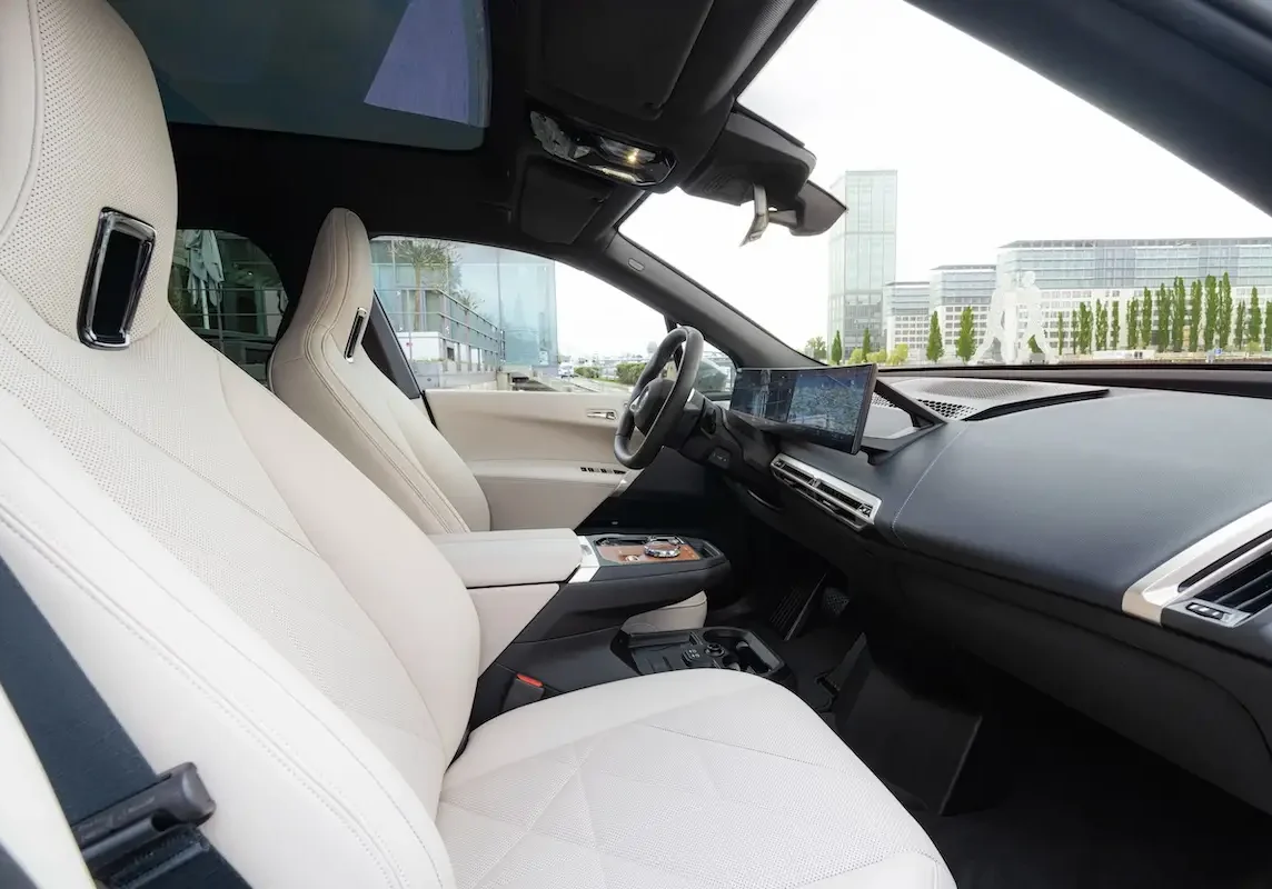 2023-bmw-ix-m60-123-1653422443