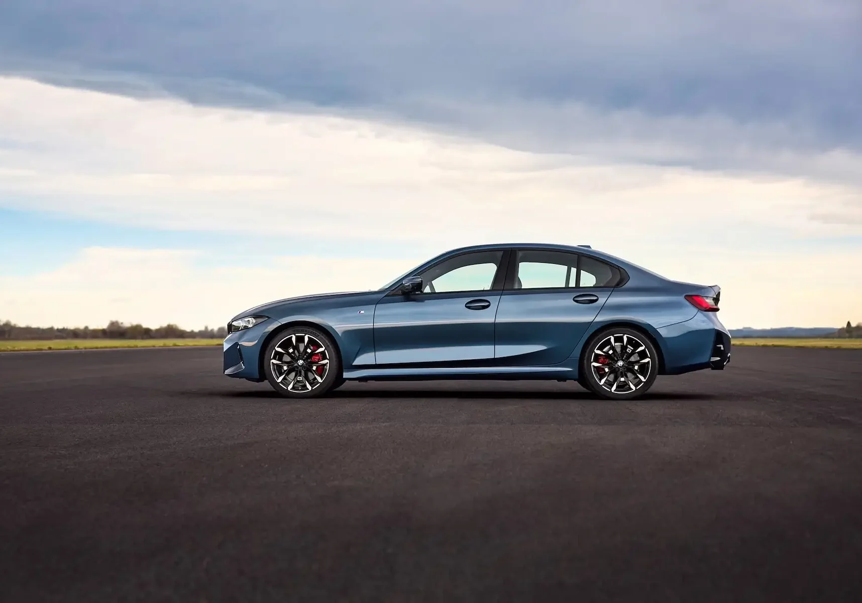 2025-bmw-3-series-114-66562dcff37ff